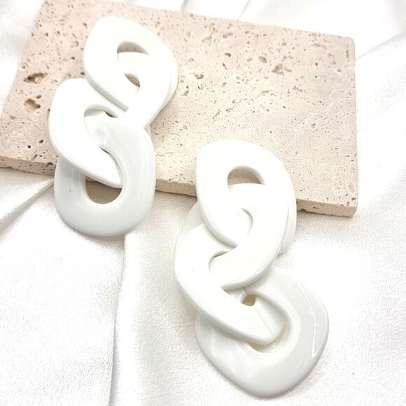 New ZARA white acrylic geometric big statement dangle earrings - Picture 2 of 7